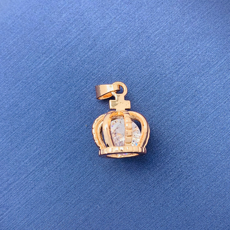 百種類のペンダントは心のままにファッションの経典を配合します。カップルの美しいペンダントは親友のアクセサリーを送ります。