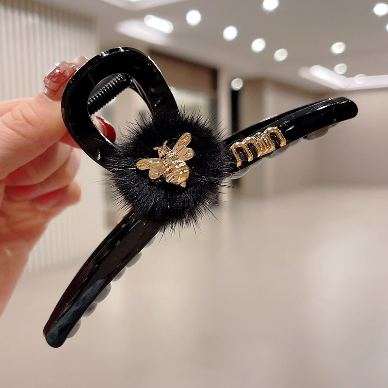 2026秋冬ミンクファー毛皮ヘアクリップ、高級感のある後頭部用大型シャーククリップ、ハート型キラキラ輝くダイヤモンド付き毛皮ヘアクリップ