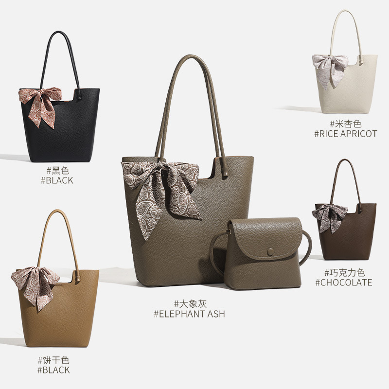 2025 New Seaside Beach Bag Large Capacity Mother-In-Law Shoulder Bag Women's Korean Style High-End Work Commuter Tote Bag