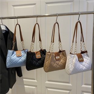 Capacious shoulder bag with diamond pattern, summer one-shoulder bag for leisure, chain bag