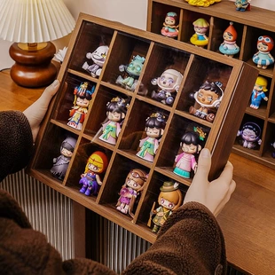 Настенный деревянный стеллаж для фигурок ореховый