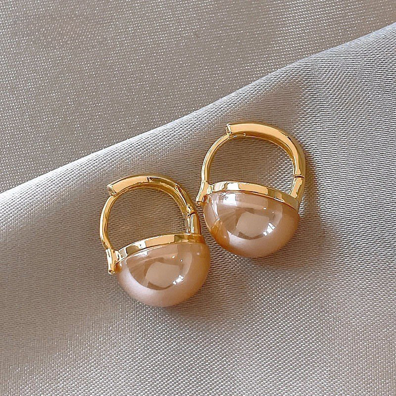 Spring New Semi-Circle Pearl Earrings Champagne Color Pearl Earrings Copper Fashion High-End Internet Celebrity Same Style Earrings for Women Spring New Semi-Circle Pearl Earrings Champagne Color Pearl Earrings Copper Fashion High-End Internet Celebrity Same Style Earrings for Women