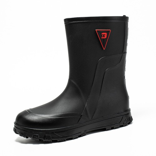 Slip-resistant stylish rain boots for kitchen, fishing, work, car washing, rubber shoes, mid-to-high length, men's trendy water shoes and rain boots