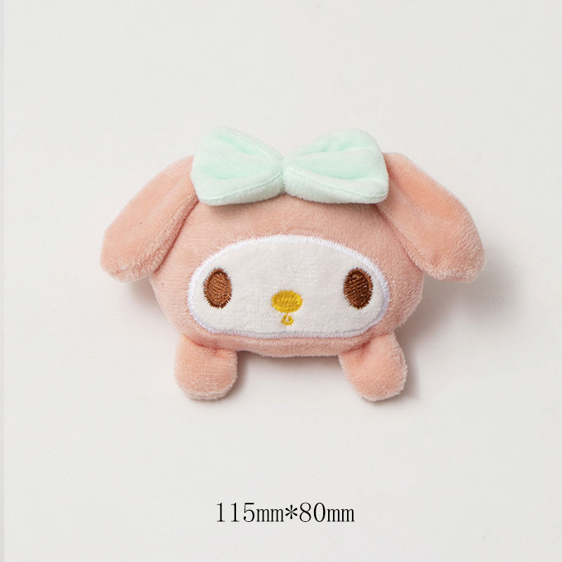 Cadena de dibujos animados broches de pelusa lindas muñecas pines creativos accesorios de pareja al por mayor joyas colgantes nicho