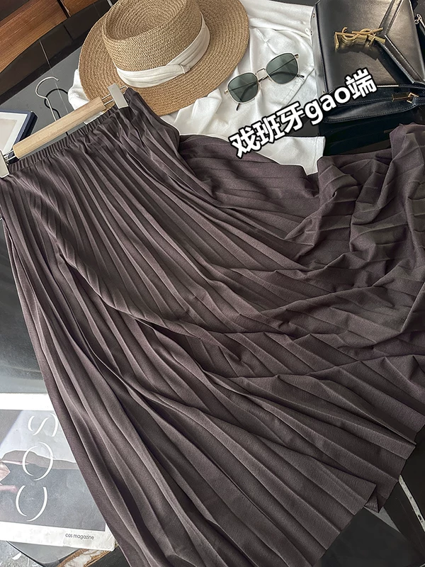 Fitted pleated skirt, high waist