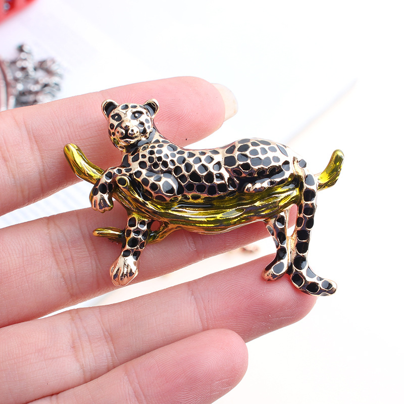 New European and American style cross-border creative cute pin animal enamel drop oil brooch factory direct sales