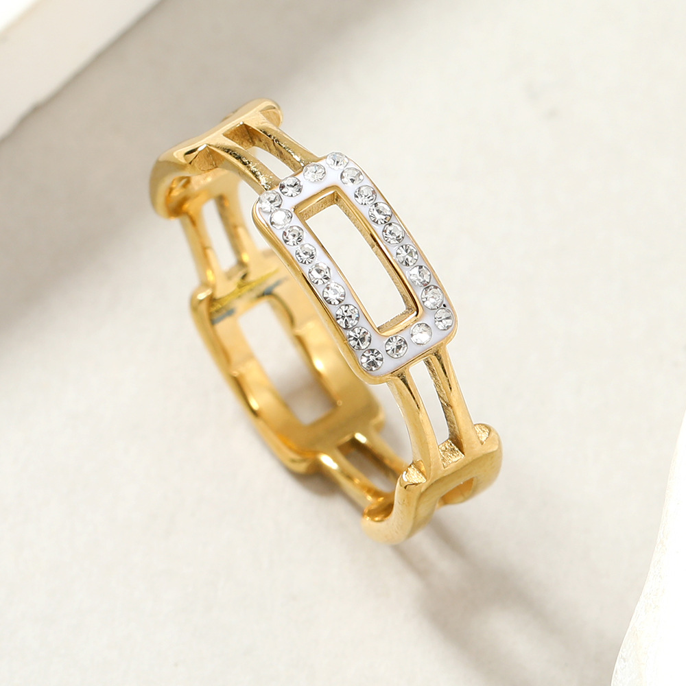 Joyas de acero inoxidable europeas y americanas Fashion Square geométrica arcilla diamante incrustado cadena anillo de acero de titanio anillo de personalidad de lujo ligero