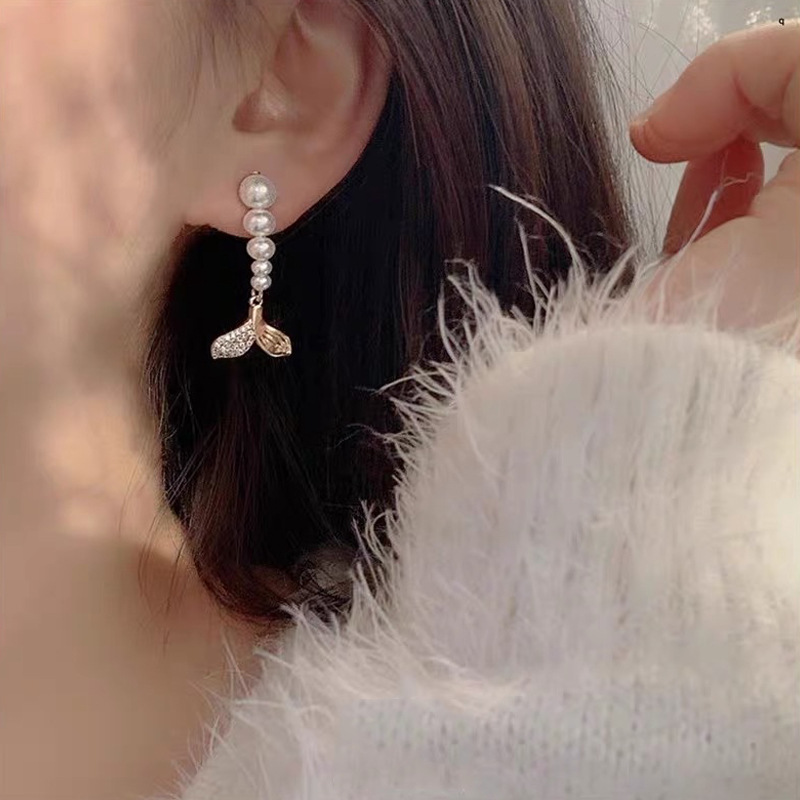 Cubic Zirconia And Pearl Stud Earrings For Everyday Elegance_voghion.com
