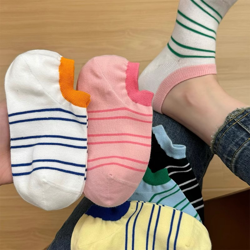Calcetines de barco de mujeres japonesas rayas de color contrastante calcetines invisibles al por mayor no caen tacones primavera y verano delgados calcetines de mujer lindos