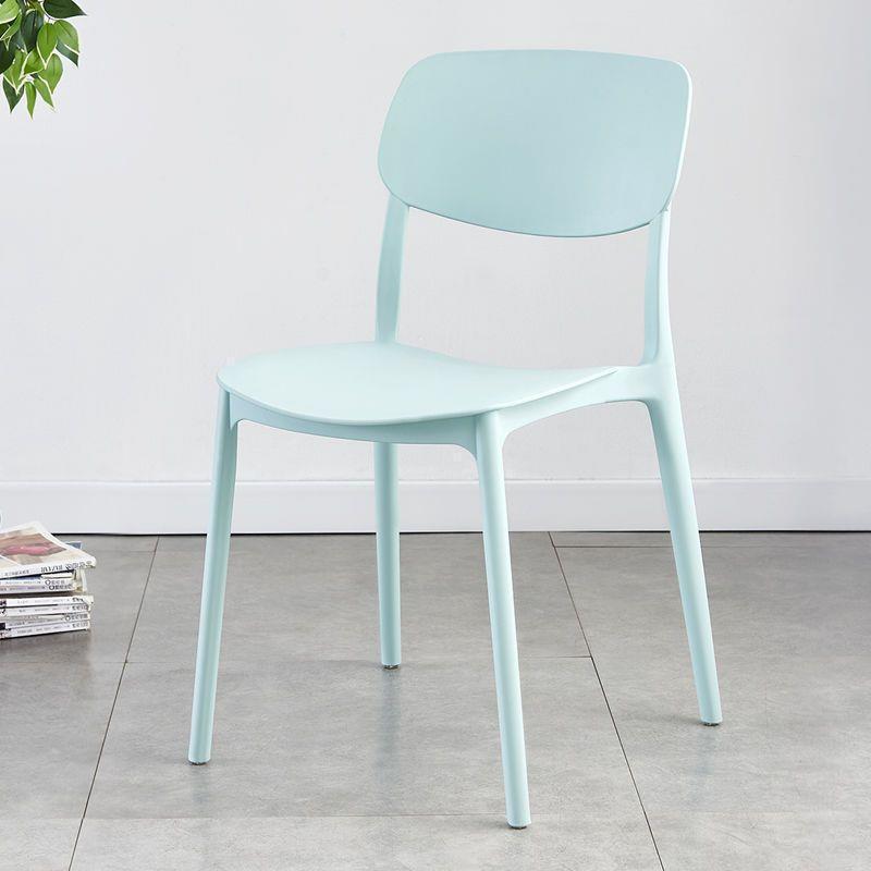 Sillas de plástico apilables respaldadas sillas de mesa de comedor gruesas taburetes de escritorio caseros plegables sillas de comedor nórdicas simples