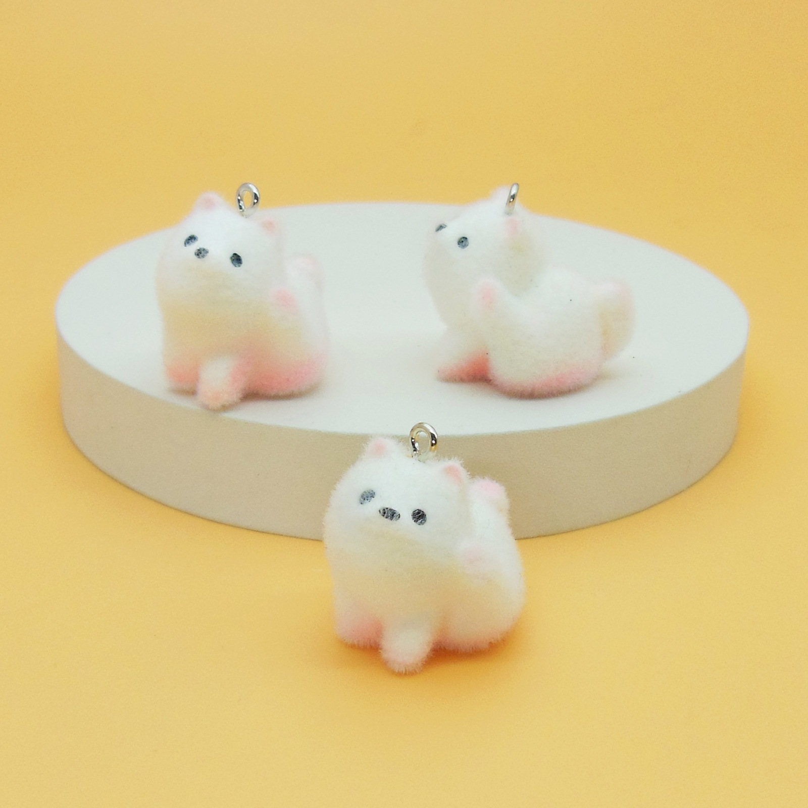 얼굴 긁는 사모예드