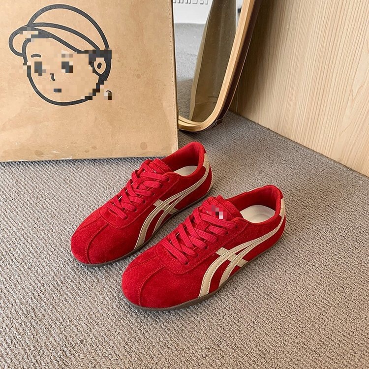 Popular soft-soled lightweight casual shoes for women, 2026 new American style versatile suede round-toe trendy German training shoes