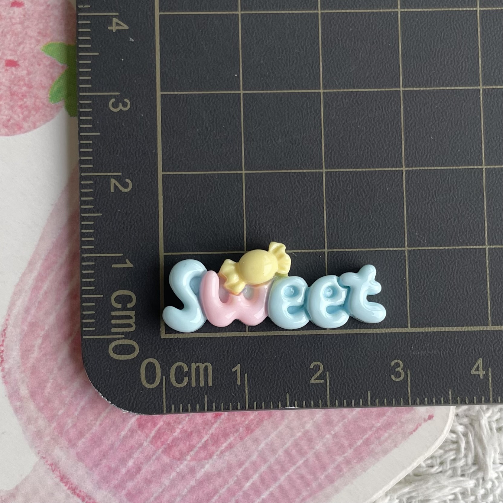 カラー英語アルファベット樹脂アクセサリーsmile字カードヘアクリップキーホルダー携帯ケースアクセサリー手作り