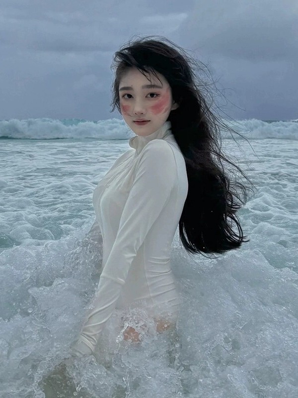 尾波冲浪高领泳衣女长袖长裤专业防晒UPF50+连体速干潜水服水母衣|undefined