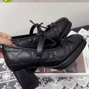�y��A�^��׸߸�ЬŮ��ʽ�OӋ�����Yһ�ֿ۴ָ��߸�Ь�������Ь