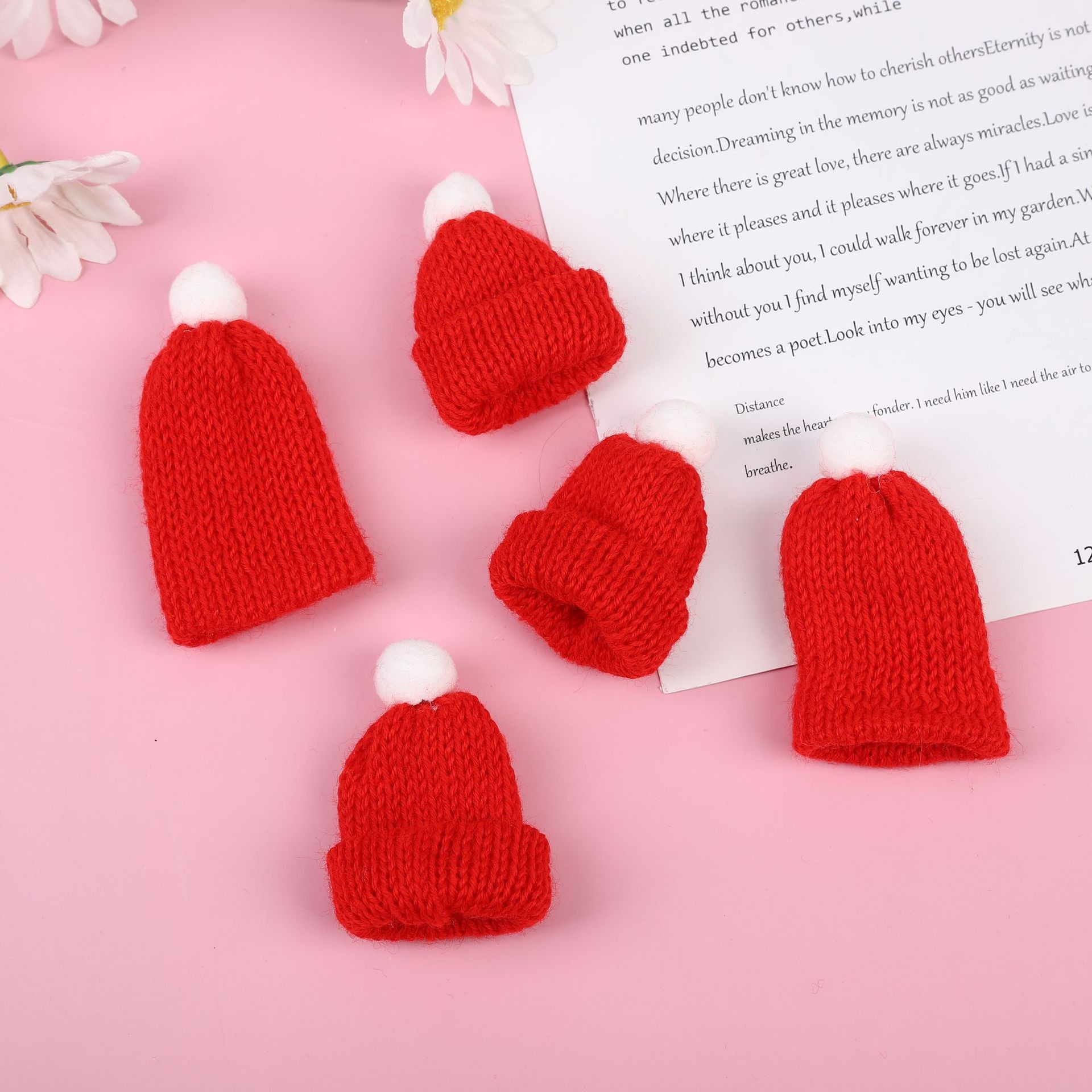 Mini Bufanda y Gorro Navideños de Lana para Muñecas y Decoración image 18