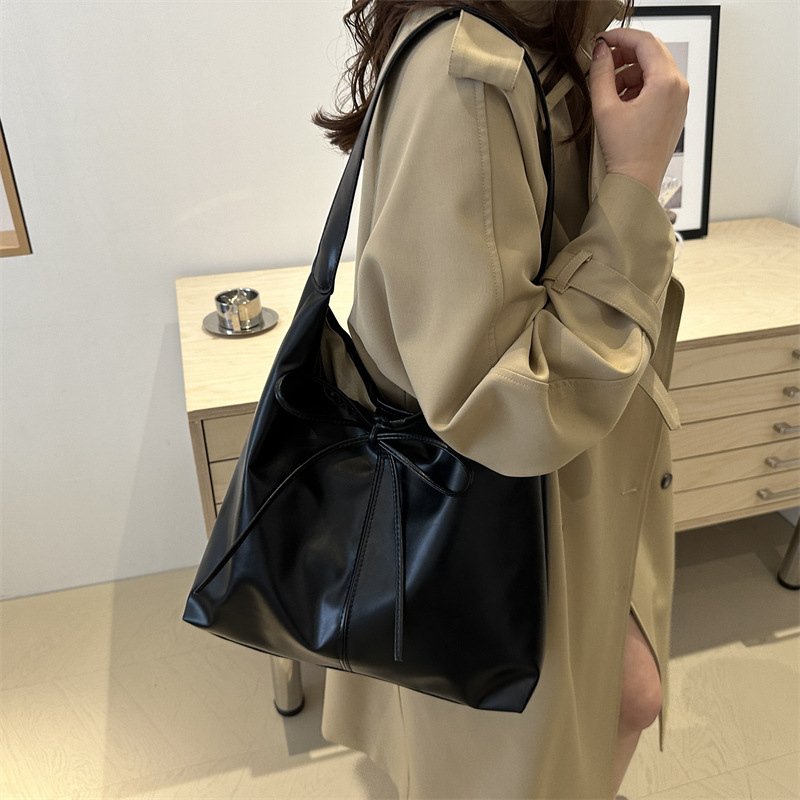 Bolsa de brazo coreana de gran capacidad para mujeres 2024 otoño y invierno nueva textura bolsa de hombro de gran capacidad