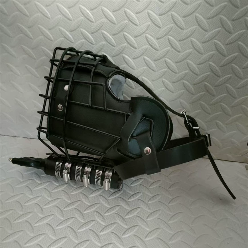 Рабочая собака атакует электрическим импульсом с дистанционным управлением