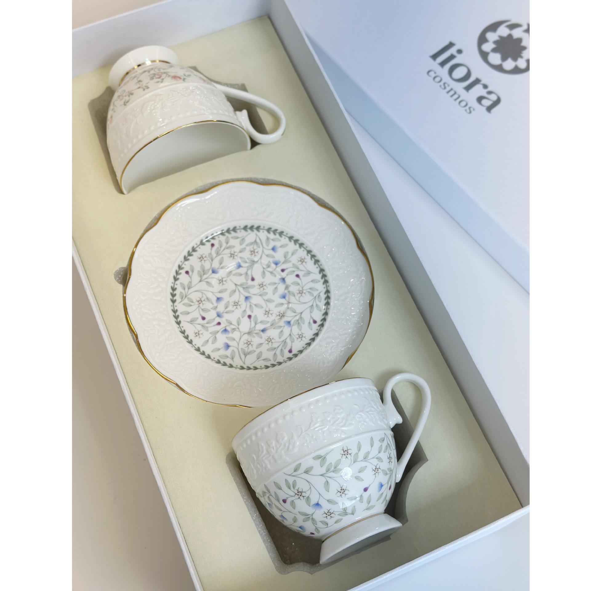 Taza de café en relieve británica ligera, transparente, elegante y fresca, taza de café de la tarde, taza de café, taza de restaurante premium