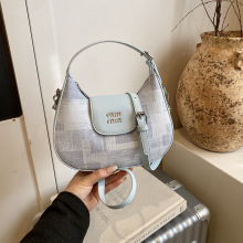 ����С��ײɫ���Ӱ���Ůʿ2026�¿�r�аٴ�б������μ�С����