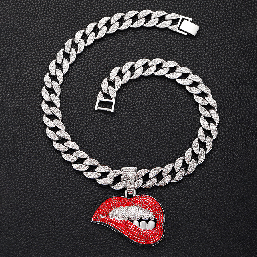 Diamond Cuban Chain Necklace With Lip Pendant And Personalized Design_voghion.com