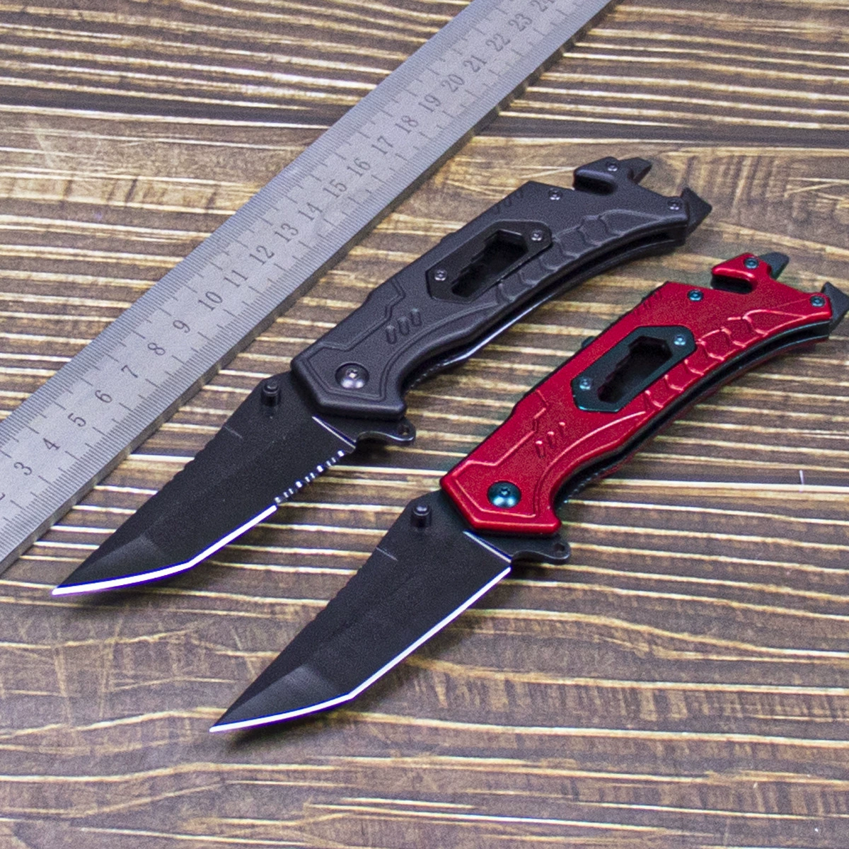 Трансграничная поставка складного ножа из нержавеющей стали, большого многофункционального ножа с кремневым свистком из алюминиевого сплава, уличного ножа с высокой твердостью.