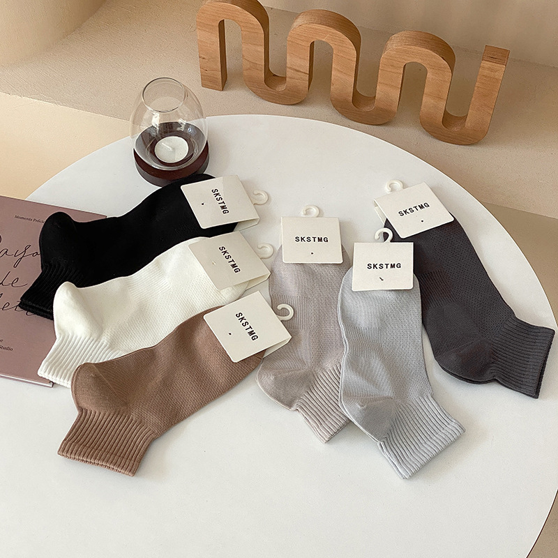 Spring and Summer New Mesh Sports Men's Socks Sweat Absorbing Pure Cotton High Rubber Base Black and White Casual Short Socks for Men