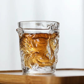 玻璃杯;酒杯;盘