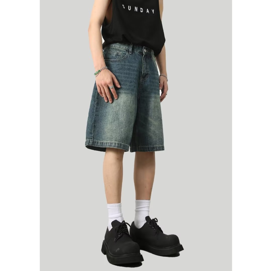 深蓝色