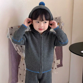 男女宝宝连帽毛衣秋季新款洋气毛球尖帽针织拉链开衫小童运动套装