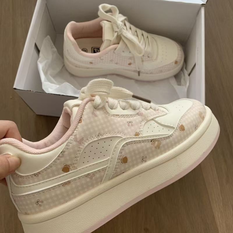 Korean Version Niche Design Sweet Little White Shoes Women's 2025 Autumn New Versatile Lightweight Student Popular German Training Board Shoes_vogvips.com