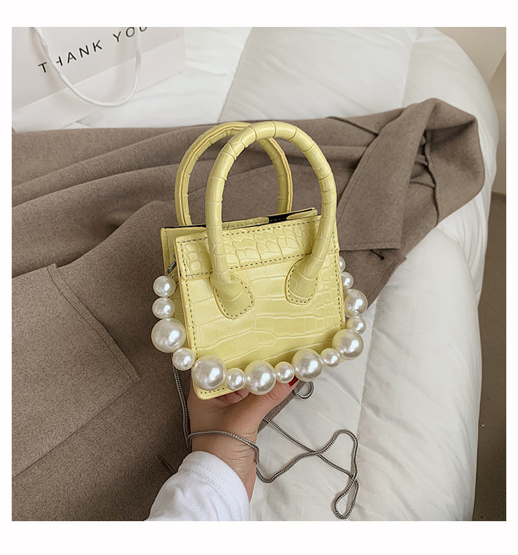 Fashion Pearl Chain Stone Pattern Bag display picture 4