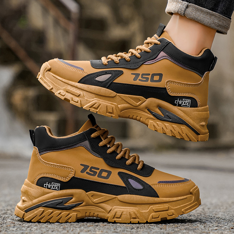 Zapatos de hombre de alto impacto otoño / invierno 2025 nueva moda botas casuales Martin, moda versátil, zapatos deportivos antideslizantes con suela gruesa