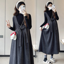 孕妇装2025秋冬新款韩版甜美蝴蝶结中长款孕妇大码背带裙毛衣套装