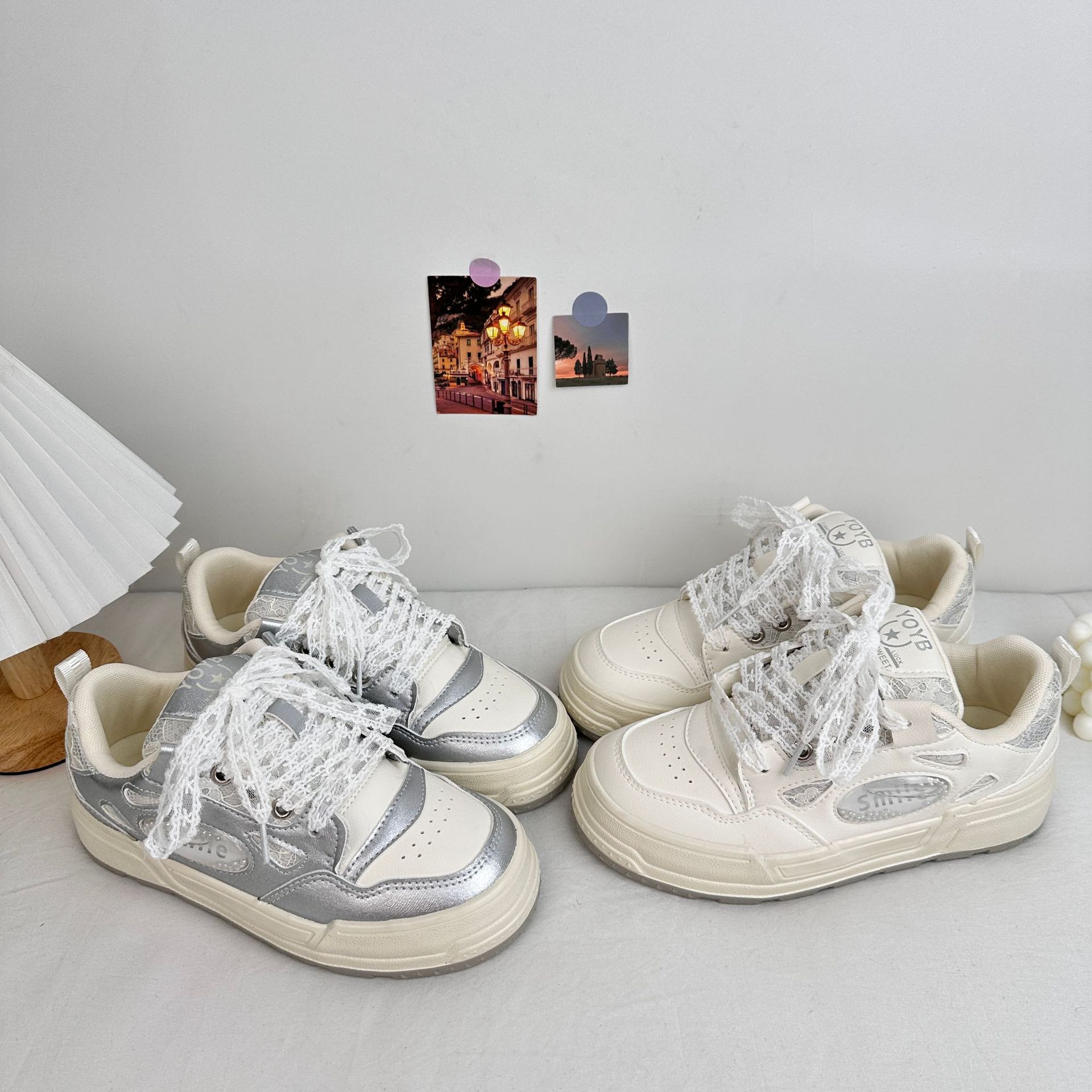 Zapatos blancos de suela gruesa de onda lejana para mujer 2025 primavera nuevos estudiantes casuales todo-fósforo zapatos de lona coreanos para mujer image 1