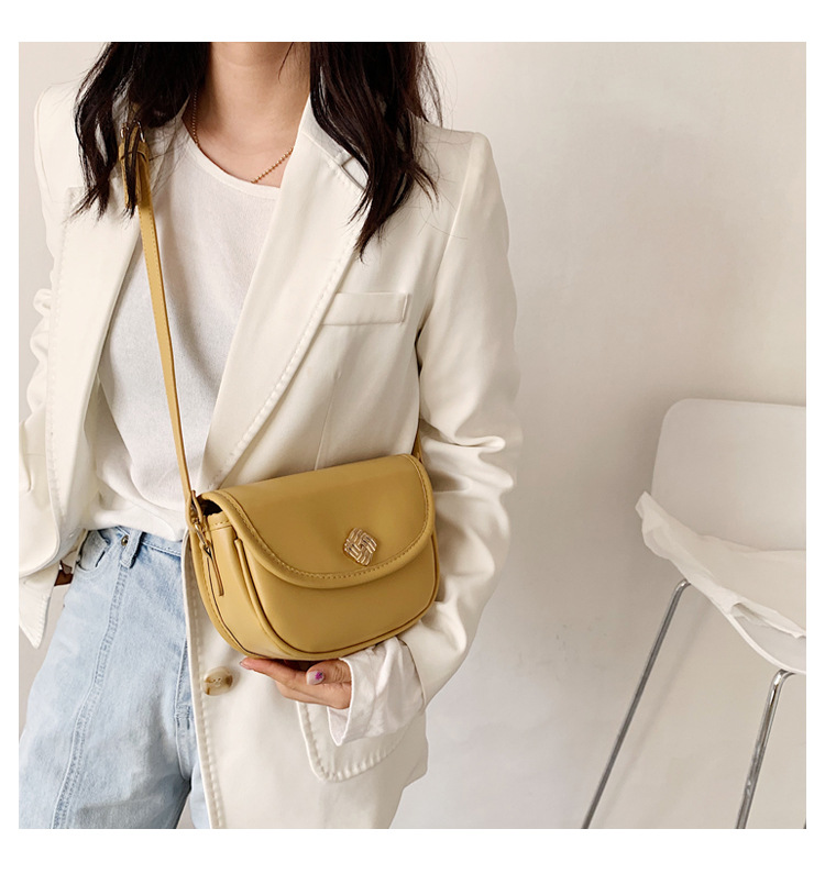 Retro Small Messenger Solid Color Buckle Saddle Bag Wholesale Nihaojewelry display picture 4