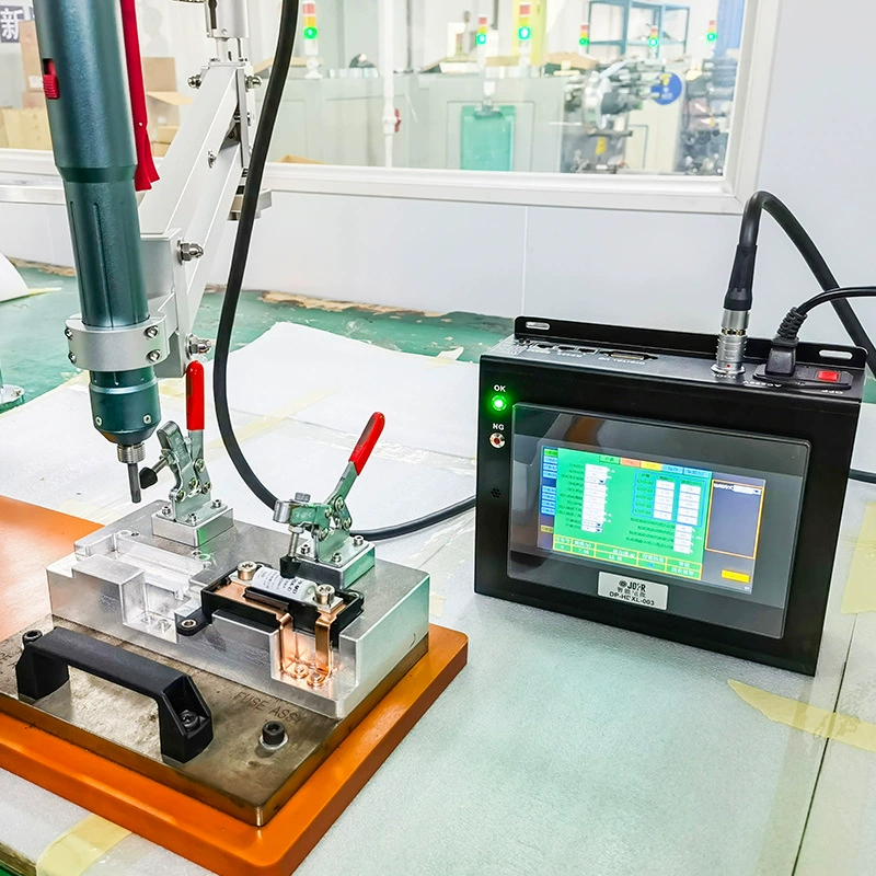 Промышленная затяжная рабочая станция Программируемое положение Интеллектуальный сервоэлектрический датчик партии Предотвращение ошибок Вспомогательный ручной рычаг