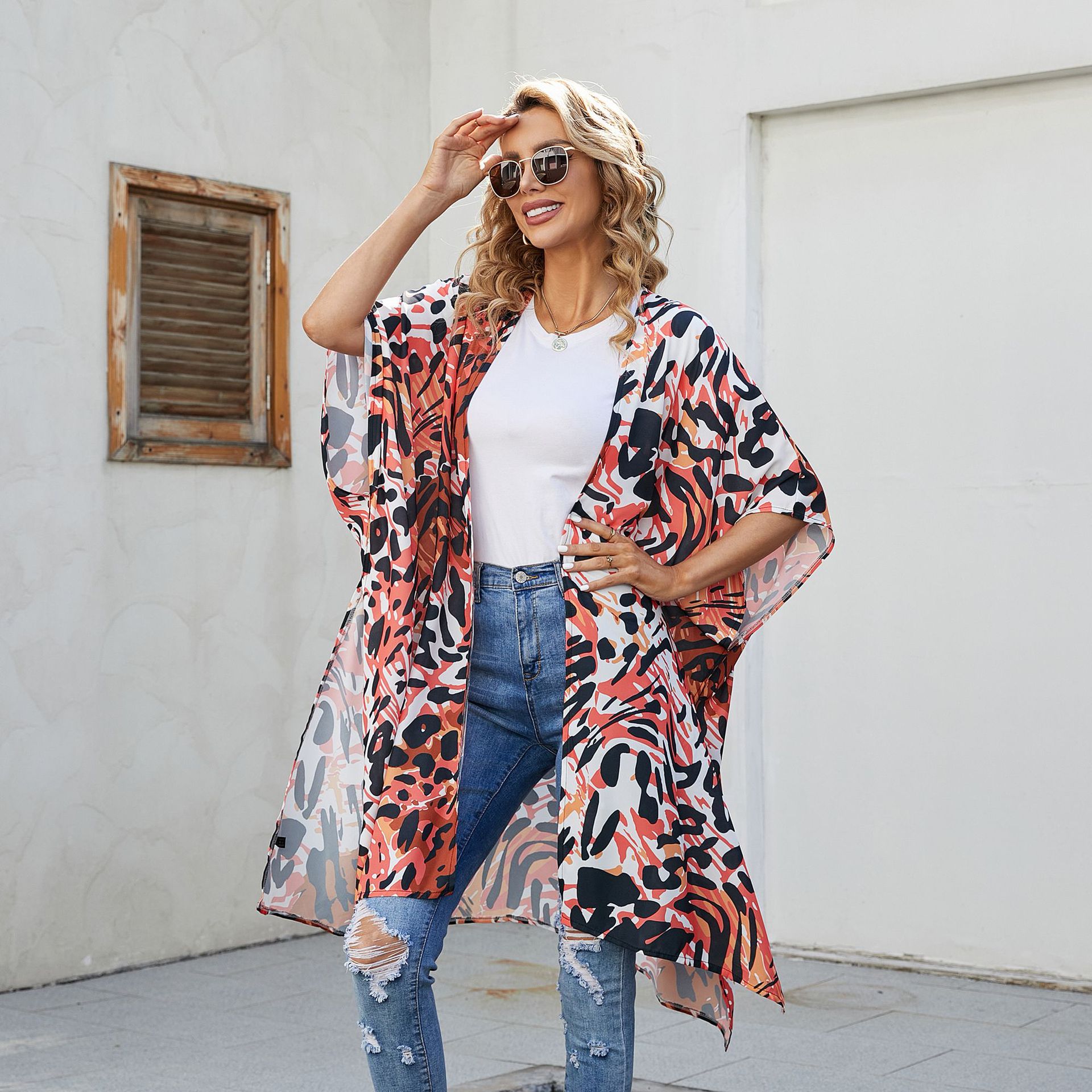 2021 estampado de leopardo estampado europeo y americano sin mangas moda verano estampado en stock blusa de ropa de protección solar multicolor para mujer