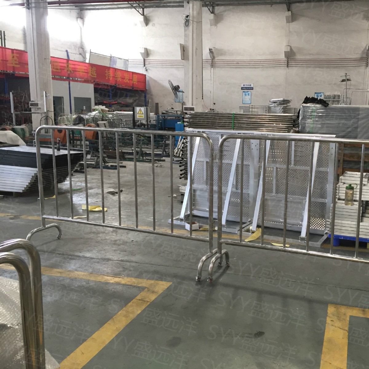 盛远洋 不锈钢铁马以及布套 深圳彩讯科创中心项目案例