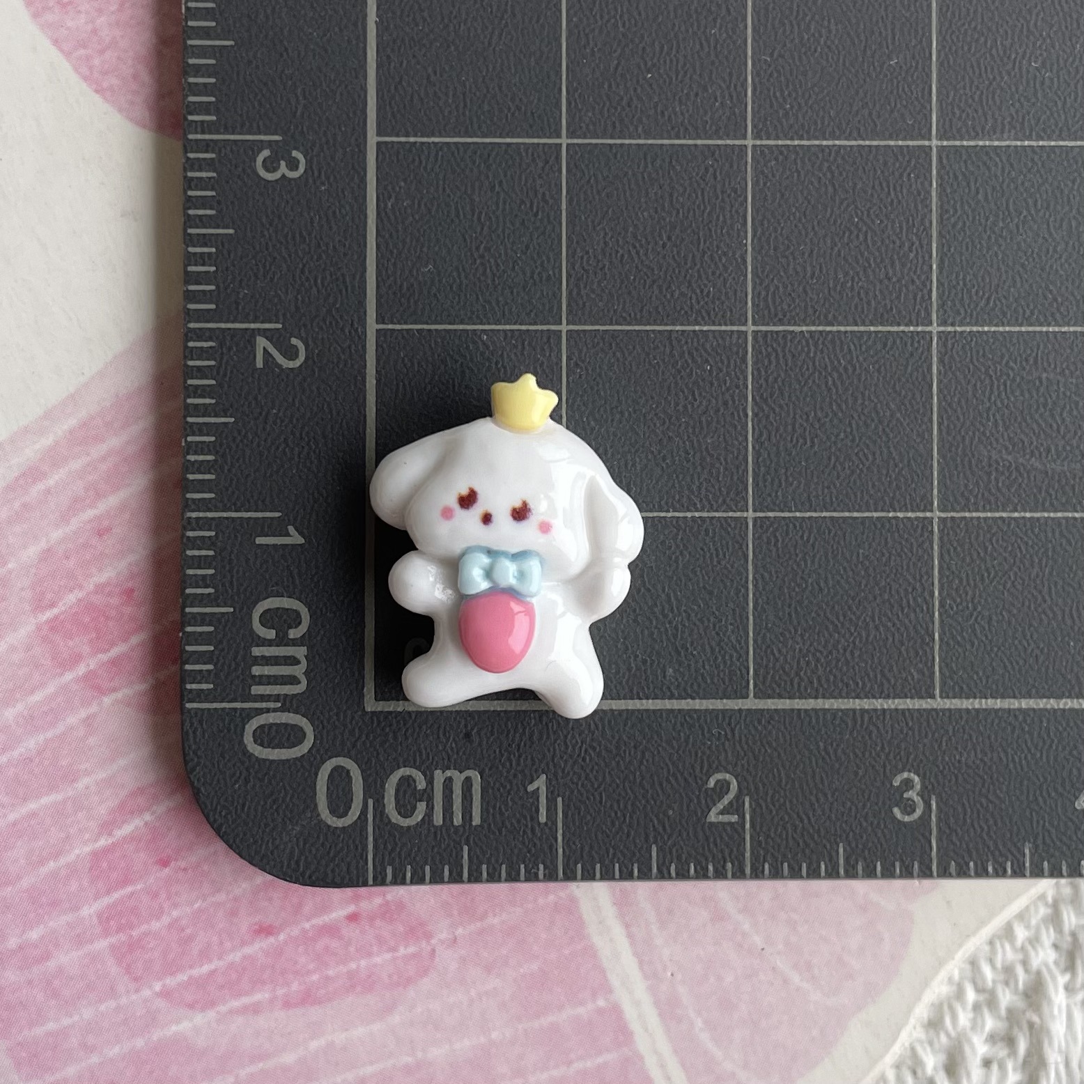 小さいサイズの動物の樹脂の部品の猫のウサギの恐竜の熊の装飾の材料のヘアピンの携帯のケースの靴の装飾のアクセサリ