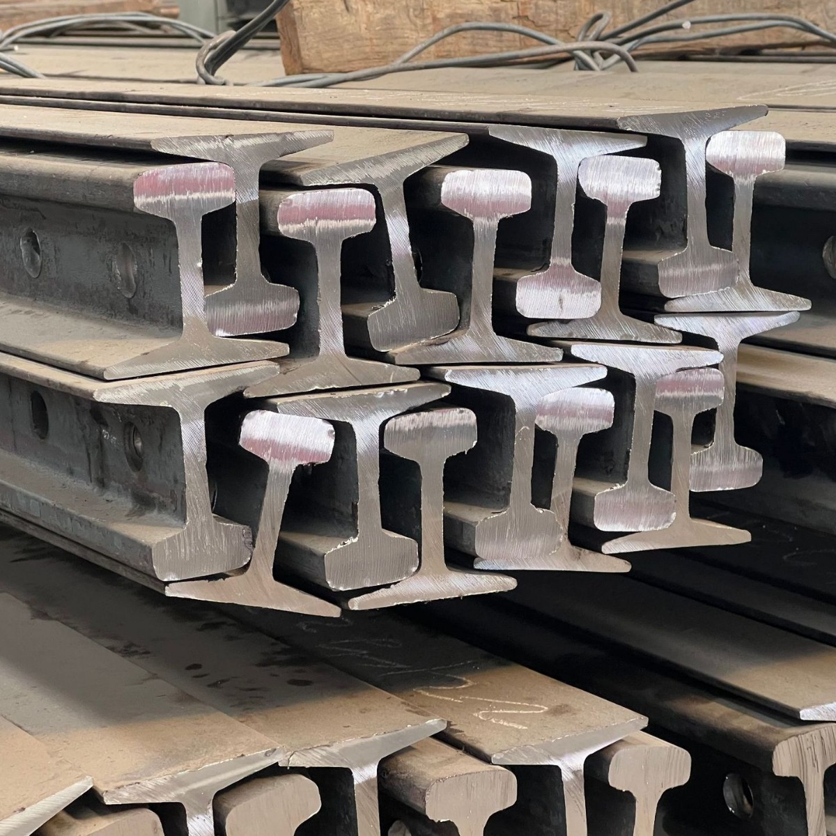 钢轨轻轨重轨鞍钢三轧 规格尺寸可定轧沈阳厂家有大量现货批发