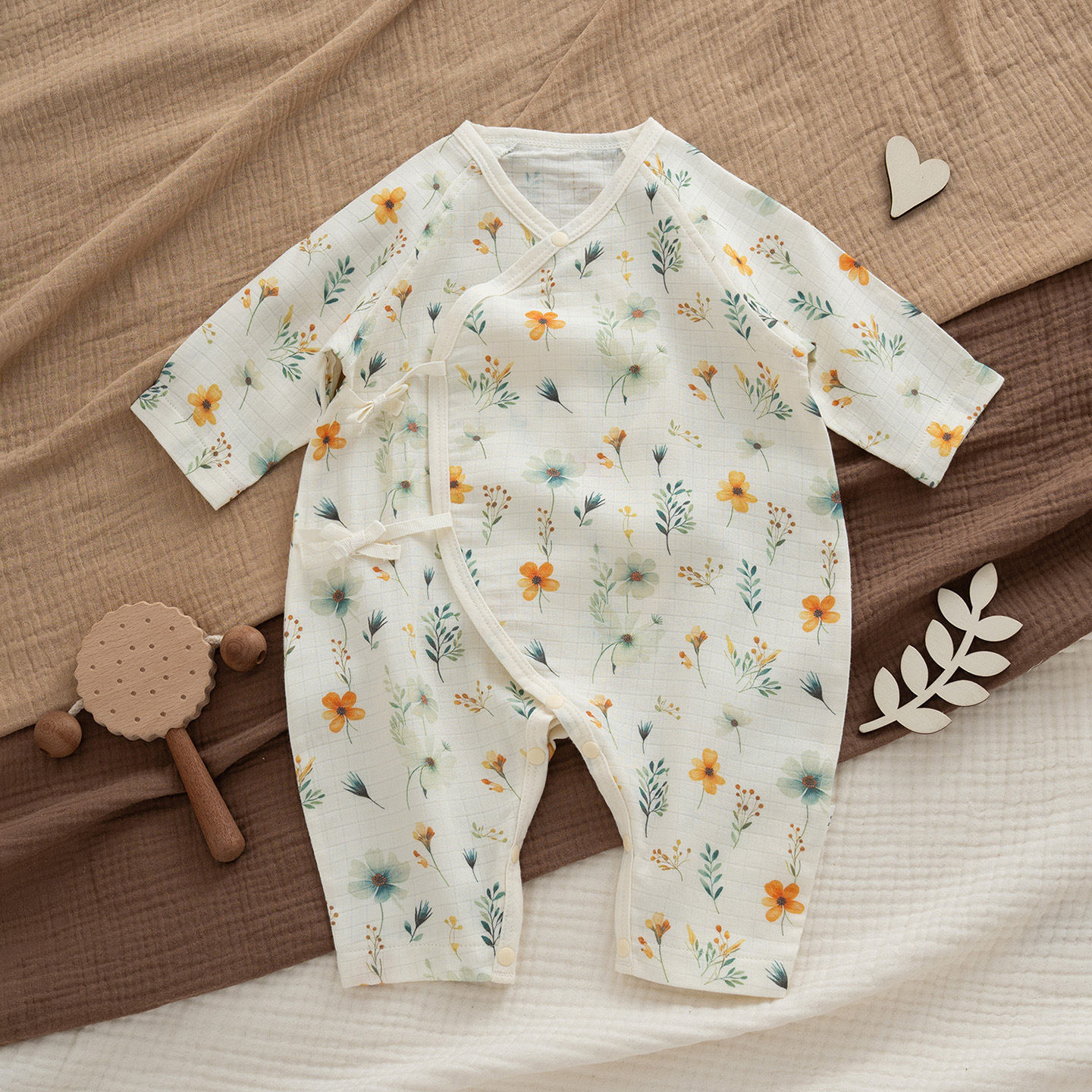 Bamboo fiber floral bodysuit (1 piece)