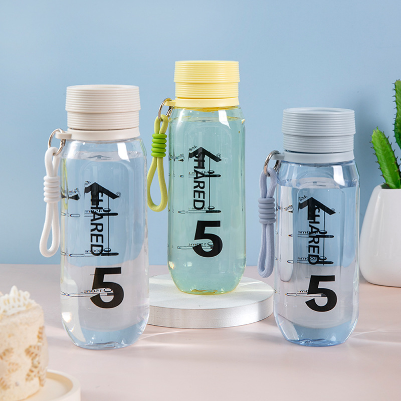 Yitong Simple Student Botella de agua portátil Taza portátil Couple Taza de plástico Taza de agua Taza espacial Taza deportiva a prueba de caídas