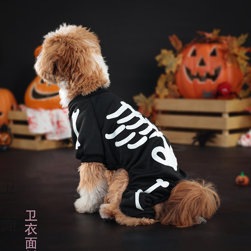 Ropa de perros de mascotas fiesta de Halloween cuatro patas extraña esqueleto disfraz de luces nocturnas explotadoras transfronterizas al por mayor
