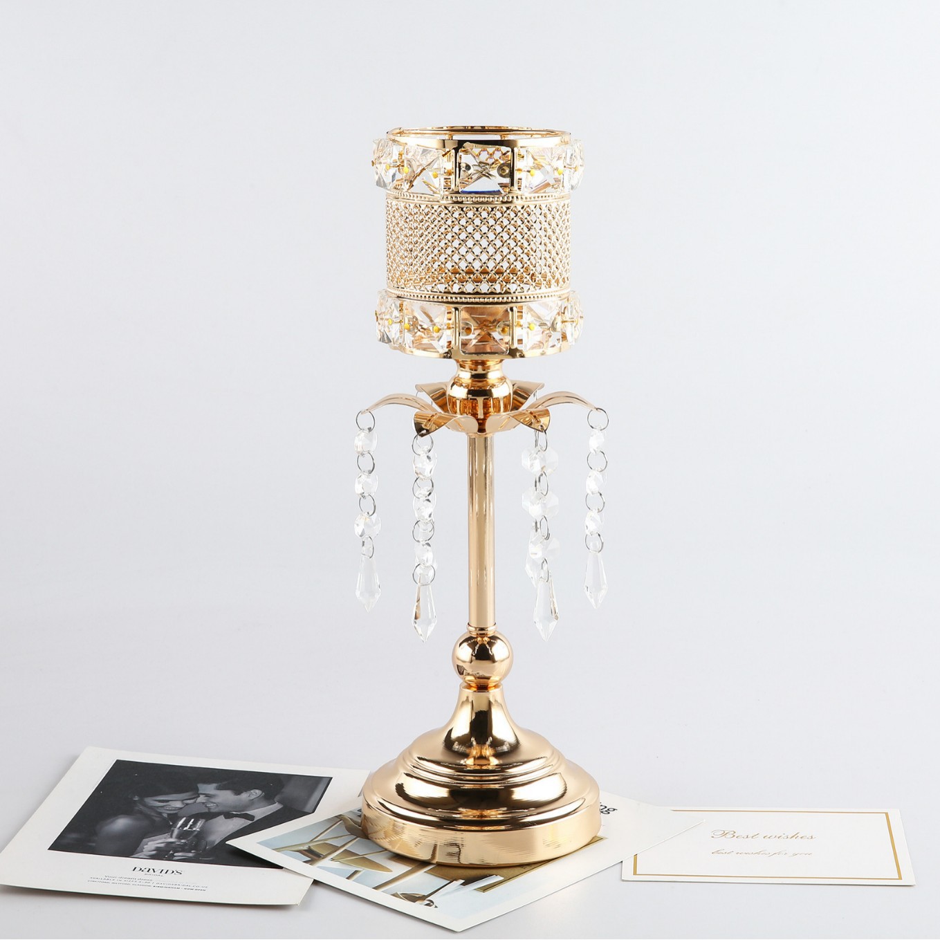 Nuevo candelabro de hierro forjado de metal de Amazon, accesorios de boda, copa de vela, decoración de candelabro de cristal retro hueco