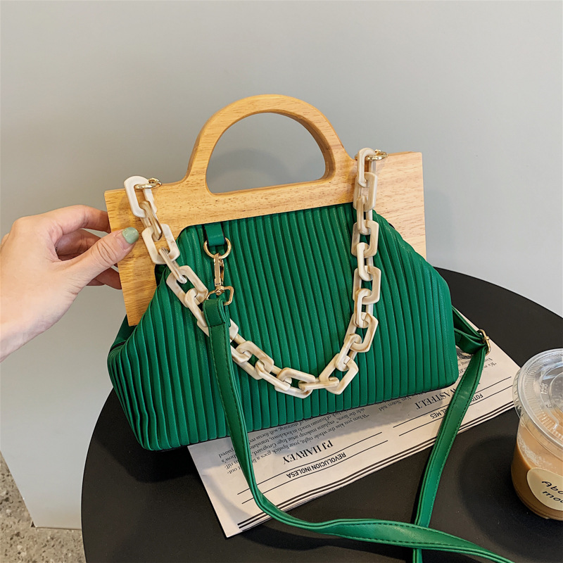 Autumn And Winter New Wooden Handle Fashion Chain Fold Striped Shoulder Simple Messenger Bag display picture 26