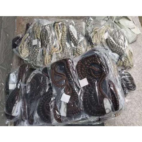 Europa y los Estados Unidos comercio electrónico transfronterizo Amazon frente encaje cuatro trenzas grandes trenzas europeas y estadounidenses pelucas negras en stock 008