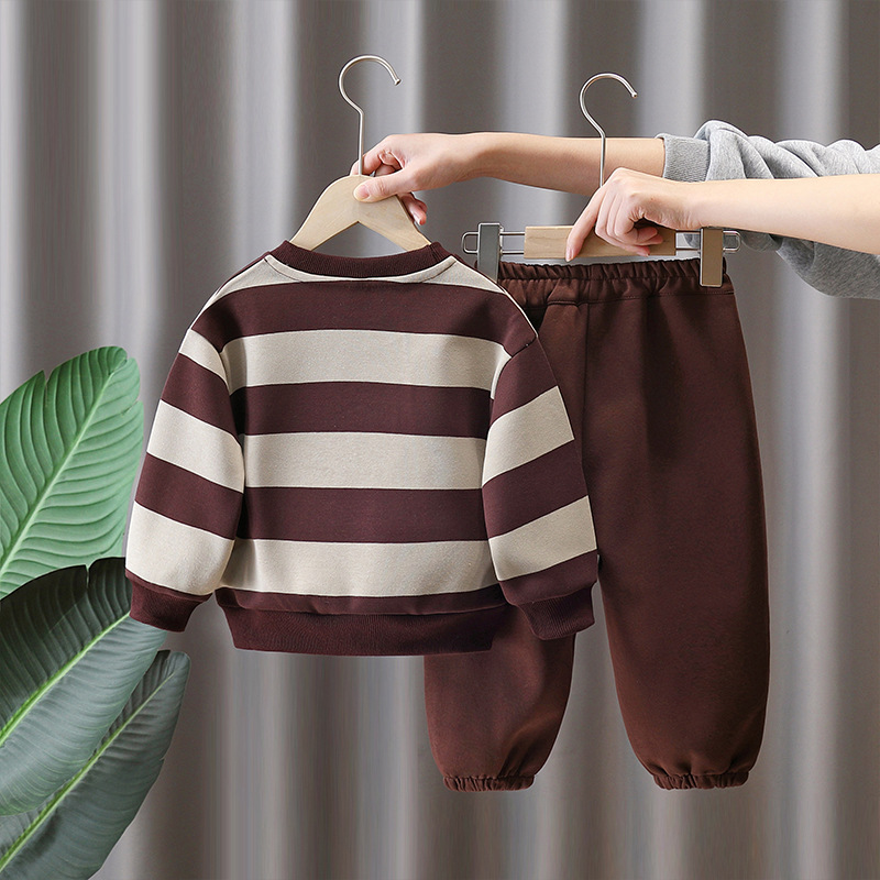 7761 traje a rayas para niños 2025 nuevo suéter deportivo de ocio para niños de primavera y otoño de dos piezas primavera de estilo occidental