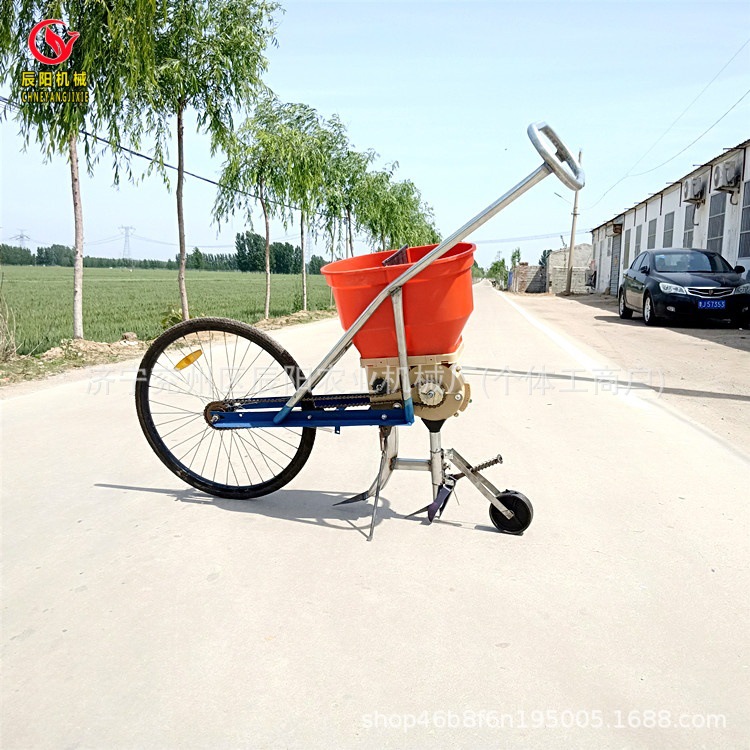 手推式撒肥机小型人力撒肥车花园施肥车多功能撒肥机草堋施肥器