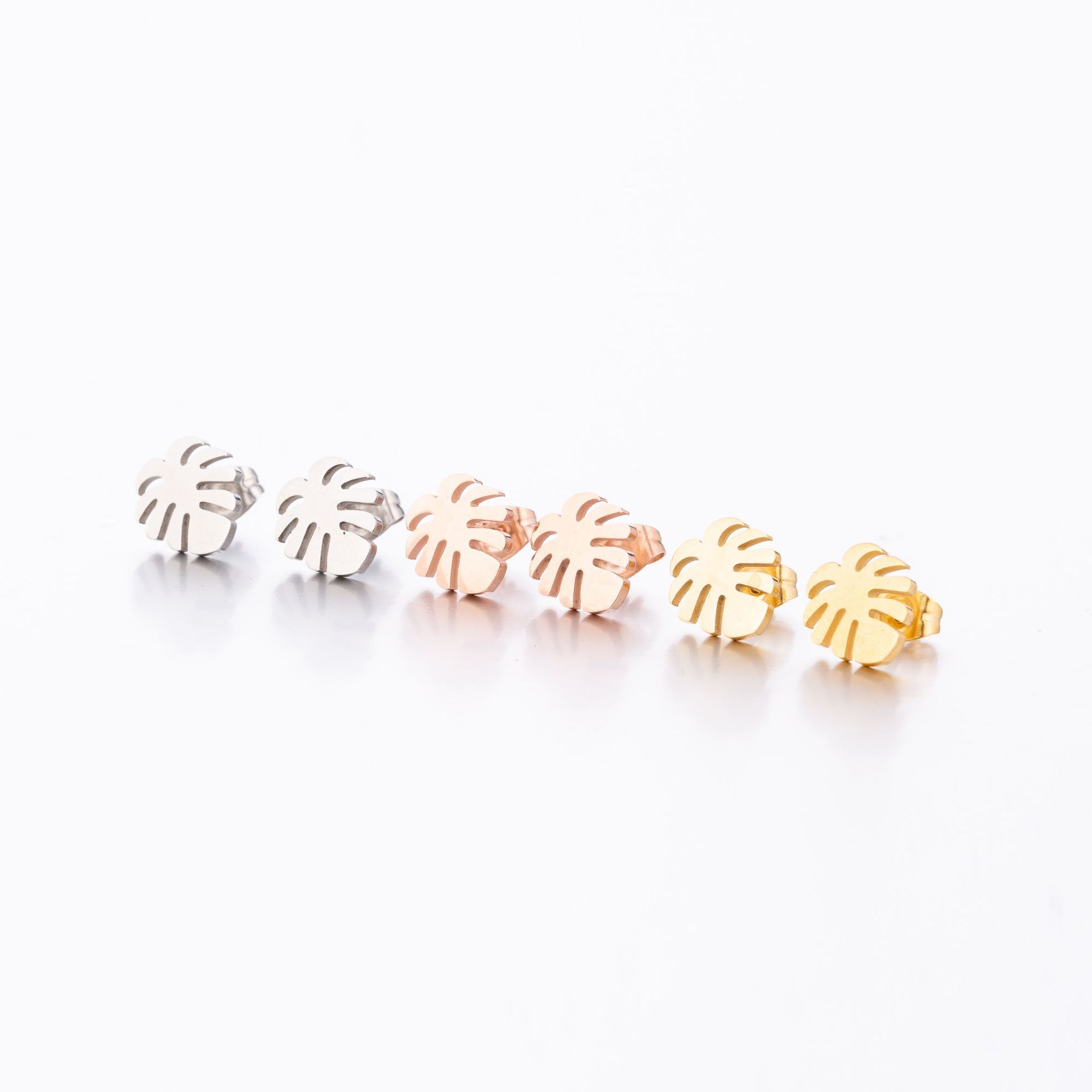 Women's Simple Style Geometric Snowflake Stainless Steel No Inlaid Ear Studs Stainless Steel Earrings display picture 7